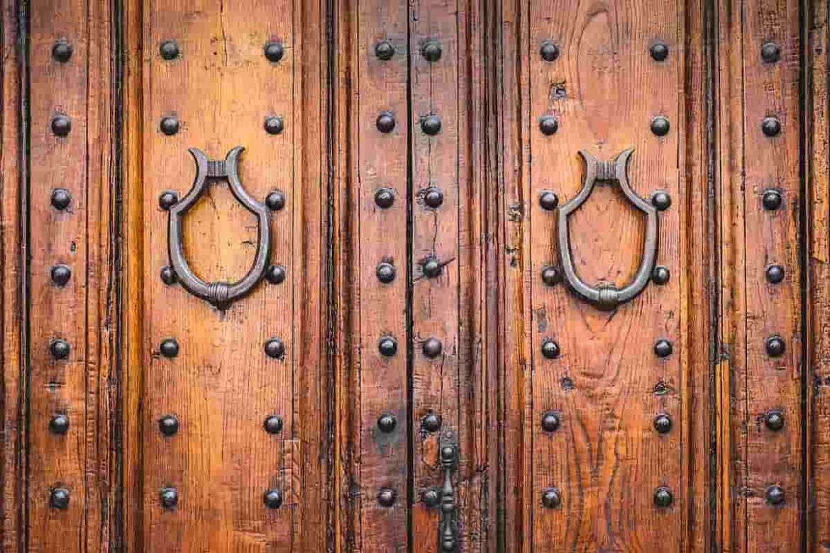 Interior carved wooden doors manufacturer