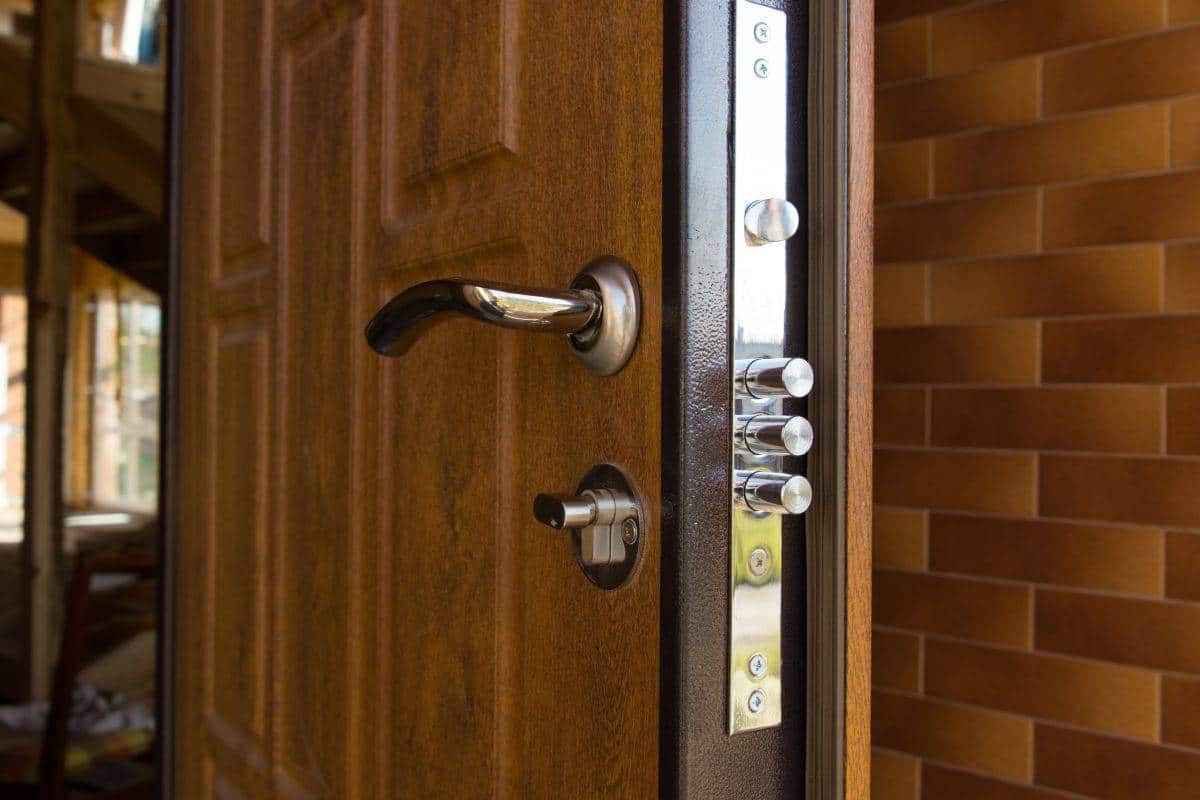  Residential Security Door; Reliable Safe Fire Resistant 2 Materials Wooden Metallic 